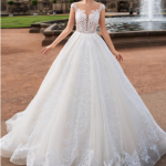Vestido de Novia en Línea A. Escote Profundo en Top Ilusión. Ref. MVN1PNRY