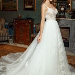 Vestido de Novia Linea A en Tul Escote en V Espalda Ilusi?n con Hermosos Apliques. Ref. MVNTHN9H